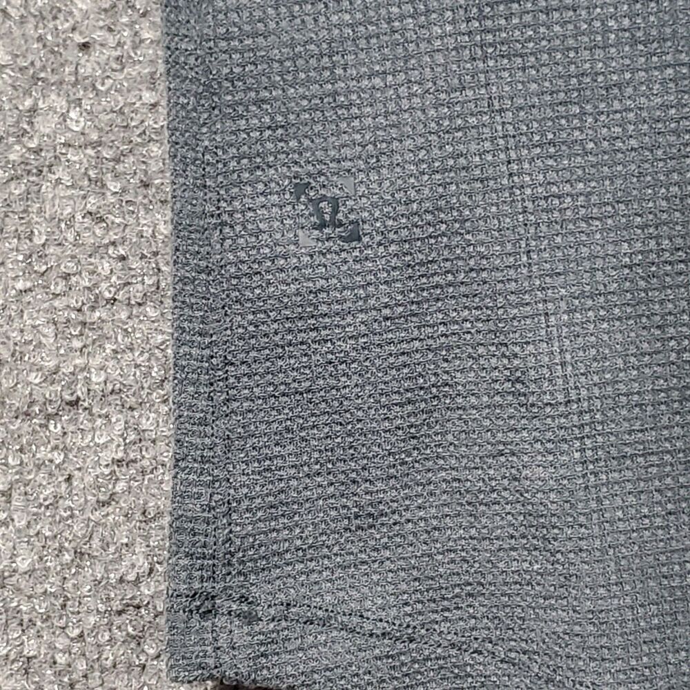 Lululemon Waffle Knit Shirt Mens Small Gray Short Sleeve Performance Slim Logo